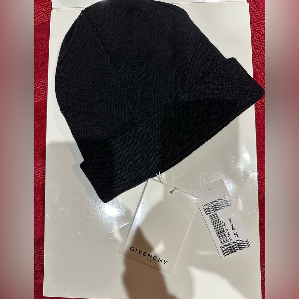 GIVENCHY UNISEX SCRIPT LOGO WOOL BEANIE BLACK RED - Picture 5 of 11
